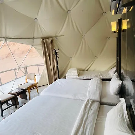 Rum Island Luxury Camp & Bubbles Hotel Wadi Rum Esterno foto