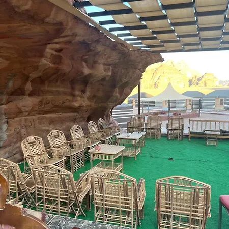 Rum Island Luxury Camp & Bubbles Hotel Wadi Rum Esterno foto