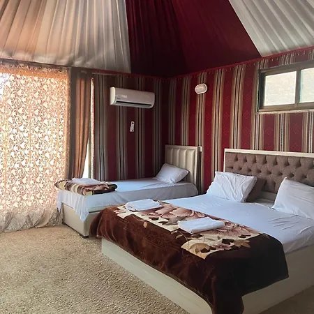 Rum Island Luxury Camp & Bubbles Hotel Wadi Rum Esterno foto