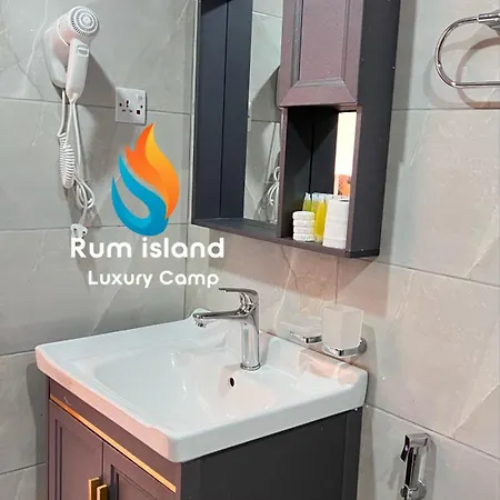 Rum Island Luxury Camp & Bubbles Hotel Wadi Rum Esterno foto