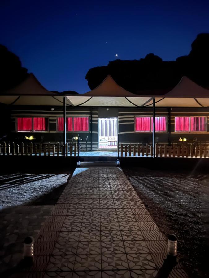 Glamping Island Luxury Camp & Bubbles