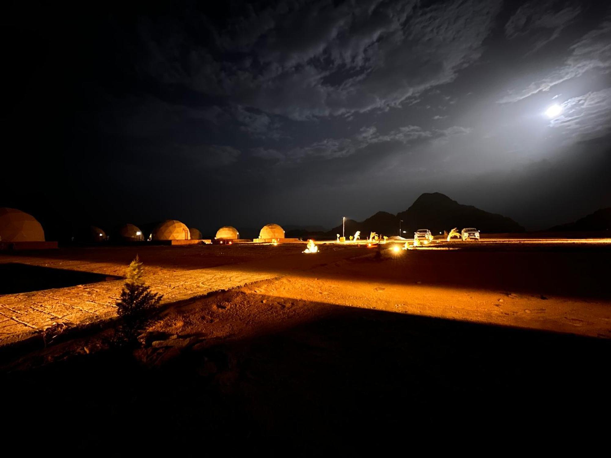 Island Luxury Camp & Bubbles Glamping 5*