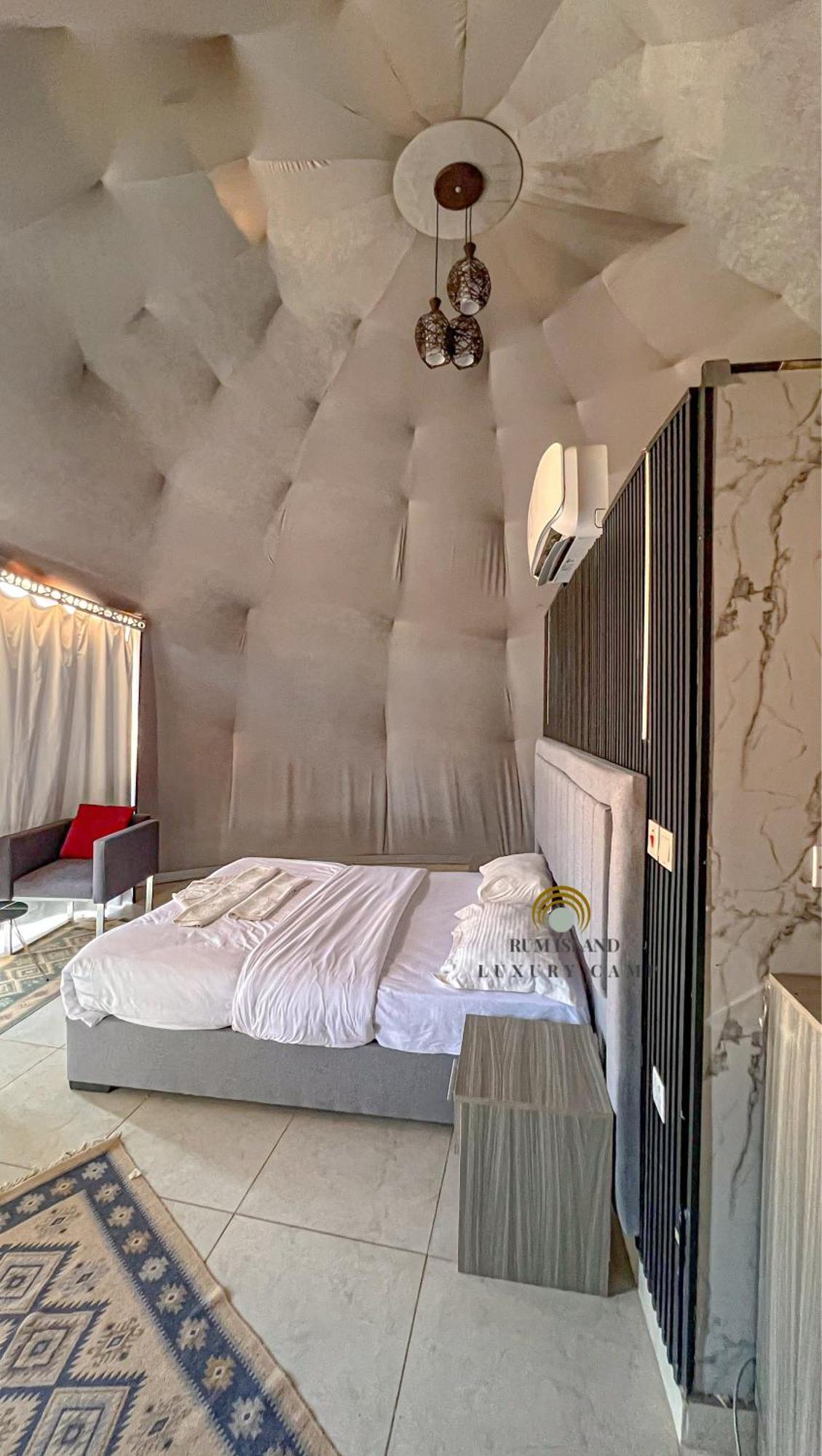 Island Luxury Camp & Bubbles Glamping